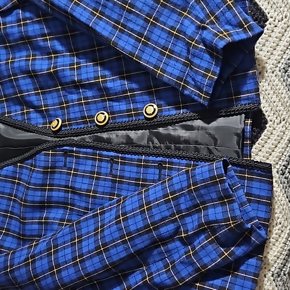 Le Suit women's blazer size 12 blue and black plaid with gold stripe. - Picture 6 of 6